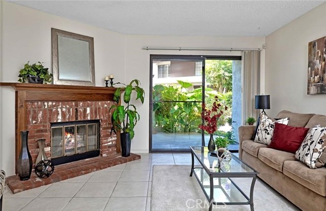 Detail Gallery Image 7 of 19 For 274 Kauai Ln, Placentia,  CA 92870 - 2 Beds | 1/1 Baths