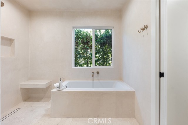 3924 Dublin Avenue, Los Angeles CA: https://media.crmls.org/medias/f60441a0-75a7-4c9c-a3df-f8a42fc5b765.jpg