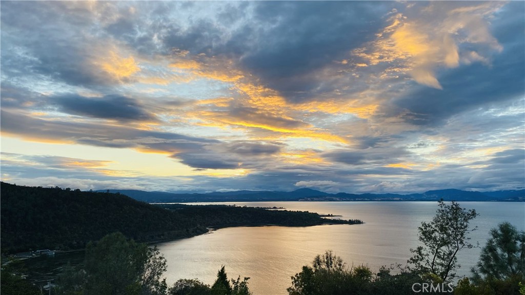 https://media.crmls.org/medias/f604427b-5e5e-439b-8b61-e07d6dfabd70.jpg?preset=X-Large