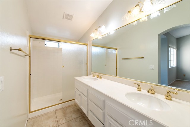 Detail Gallery Image 10 of 17 For 76 Christamon, Irvine,  CA 92620 - 3 Beds | 2/1 Baths