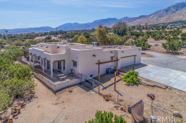 10555 Cima Mesa Road, Juniper Hills CA: https://media.crmls.org/medias/f604e154-af2f-4972-970d-1a2c6ae51f35.jpg