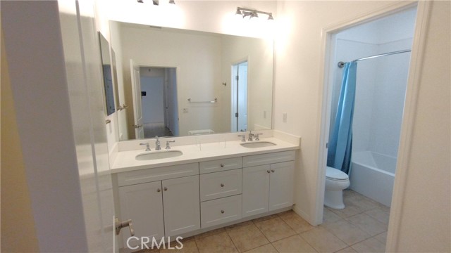 73 Gardenhouse Way, Irvine CA: https://media.crmls.org/medias/f605160c-a53f-47fa-bc66-0ae438fc8db4.jpg