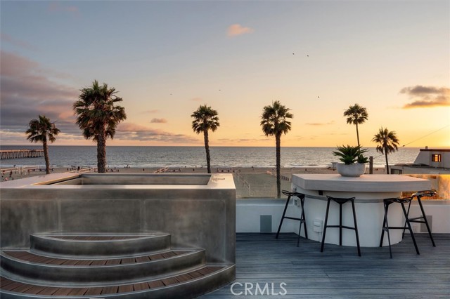 36 15th Street, Hermosa Beach CA: https://media.crmls.org/medias/f6056921-aa31-443a-b944-c8c3c05768fb.jpg
