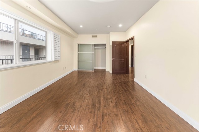 Detail Gallery Image 37 of 53 For 11218 Camarillo St #404,  Toluca Lake,  CA 91602 - 3 Beds | 3 Baths