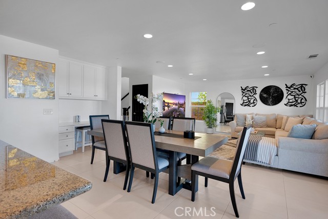 2727 Goldenrain Street, Palmdale CA: https://media.crmls.org/medias/f606a61b-c207-4803-b13f-9486863ed361.jpg