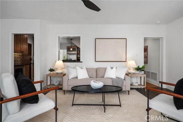 Detail Gallery Image 17 of 35 For 261 Granada Ave, Long Beach,  CA 90803 - 4 Beds | 2/1 Baths