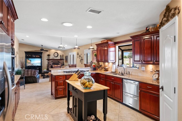 Detail Gallery Image 18 of 43 For 19240 Tonkawan, Apple Valley,  CA 92307 - 3 Beds | 2 Baths