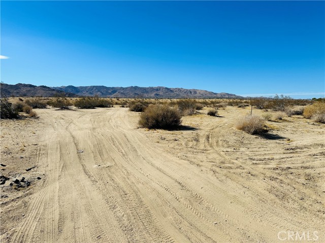 Detail Gallery Image 8 of 9 For 5 Border Ave, Joshua Tree,  CA 92252 - – Beds | – Baths