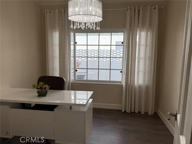 Detail Gallery Image 16 of 26 For 113 N Doheny, Beverly Hills,  CA 90211 - 4 Beds | 2/1 Baths