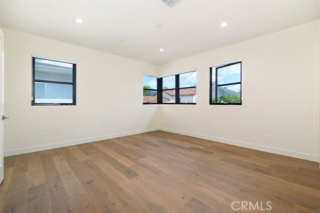 Detail Gallery Image 15 of 33 For 822 S Plymouth #4,  Los Angeles,  CA 90005 - 4 Beds | 3/1 Baths