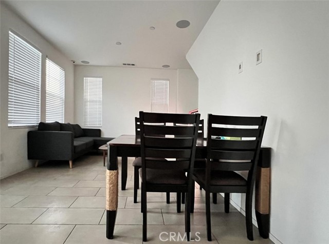 Detail Gallery Image 6 of 25 For 3897 Boulder Dr, Jurupa Valley,  CA 92509 - 4 Beds | 4 Baths