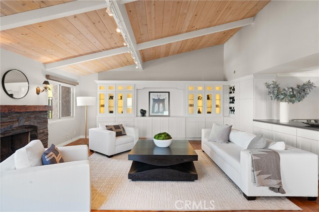 19 Coraltree Lane, Rolling Hills Estates CA: https://media.crmls.org/medias/f609a11c-082a-4d87-b0b4-691aa7ae763c.jpg