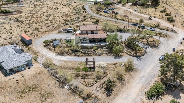 9075 Mesa Vista Street, Apple Valley CA: https://media.crmls.org/medias/f609ba6c-b27c-466d-bda3-bae406d81f5d.jpg