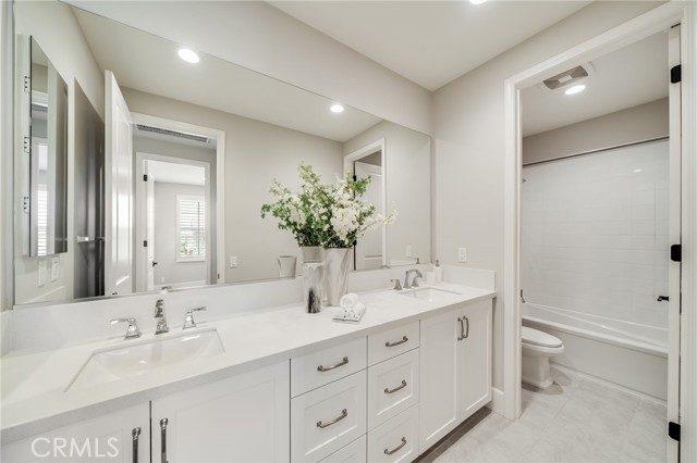 126 Paxton, Irvine CA: https://media.crmls.org/medias/f60a3e8b-75e4-449f-8eb8-a1bec24ad356.jpg