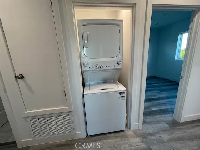 Detail Gallery Image 4 of 5 For 11451 Victory Bld #2,  North Hollywood,  CA 91606 - 3 Beds | 2 Baths