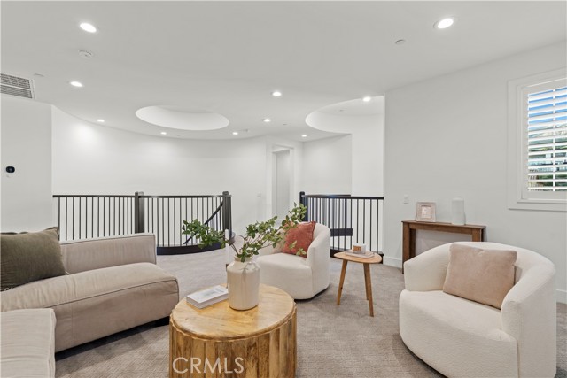 Detail Gallery Image 14 of 53 For 20526 W Deer Grass Ct, Porter Ranch,  CA 91326 - 5 Beds | 5/1 Baths