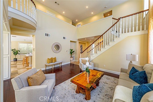 Detail Gallery Image 7 of 62 For 17730 Wren Dr, Canyon Country,  CA 91387 - 5 Beds | 3 Baths