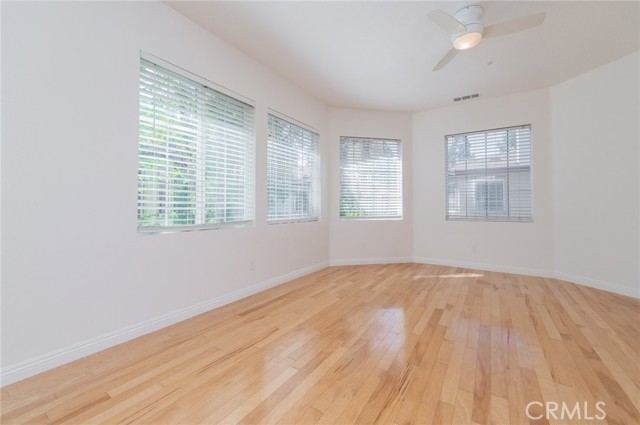 825 Yorkshire, Irvine CA: https://media.crmls.org/medias/f60b49a3-bdd8-4159-92c8-2bc6973f024f.jpg