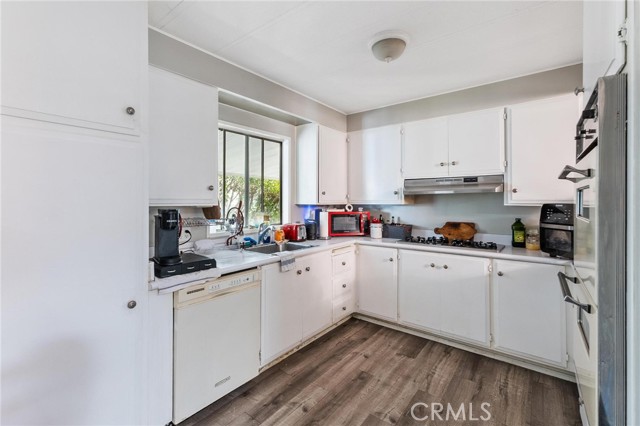 5108 Don Miguel Drive, Carlsbad CA: https://media.crmls.org/medias/f60b8518-bfe2-45d1-baeb-5535e0146063.jpg