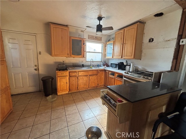 Detail Gallery Image 5 of 15 For 7474 Elmwood, San Bernardino,  CA 92410 - 3 Beds | 1 Baths