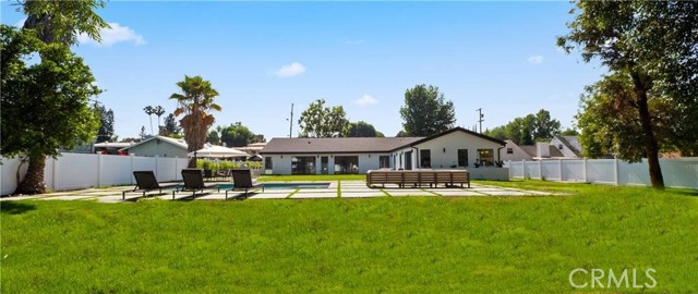 5702 Lubao Avenue, Woodland Hills CA: https://media.crmls.org/medias/f60ca010-1316-4ecc-8a08-0a67e7783039.jpg