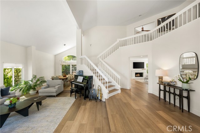 5 Bergamo, Irvine CA: https://media.crmls.org/medias/f60ca071-036f-49e3-9cf6-9703d91a0fd8.jpg