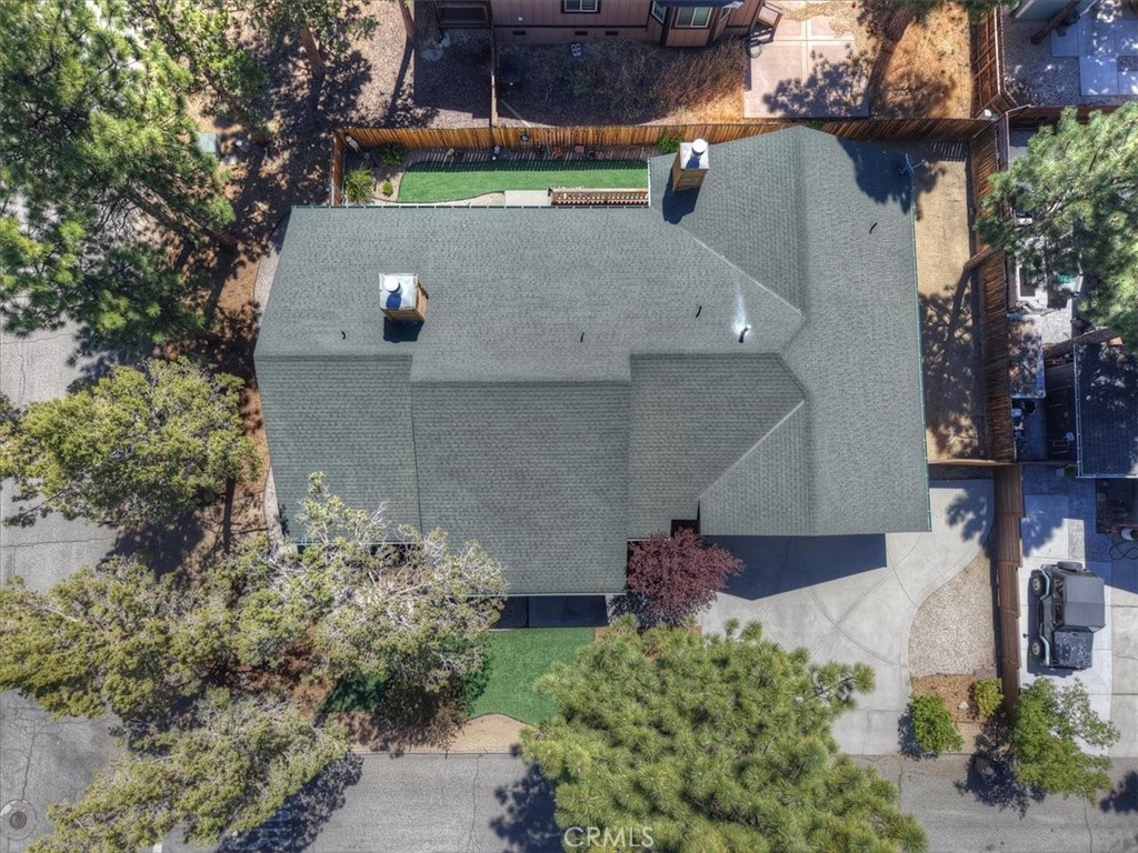 https://media.crmls.org/medias/f60cc7b9-a856-4036-b8d3-76a72e214083.jpg?preset=X-Large