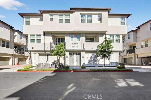 1615 W Bushell Street, Anaheim CA: https://media.crmls.org/medias/f60cd9b5-9233-4a63-bb1d-e959f59cf72d.jpg