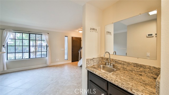 Detail Gallery Image 9 of 42 For 1013 W Linden St #5,  Riverside,  CA 92507 - 2 Beds | 1/1 Baths