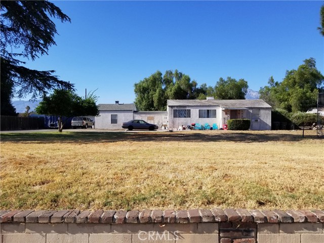 809 E 6th St, Ontario, CA 91764