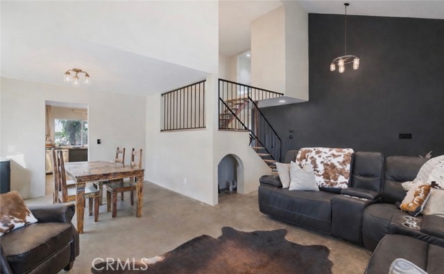 Detail Gallery Image 5 of 46 For 28975 Lotusgarden Dr, Canyon Country,  CA 91387 - 4 Beds | 3 Baths