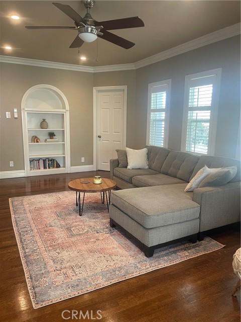 Detail Gallery Image 4 of 21 For 1062 E 2nd, Long Beach,  CA 90802 - 2 Beds | 2 Baths