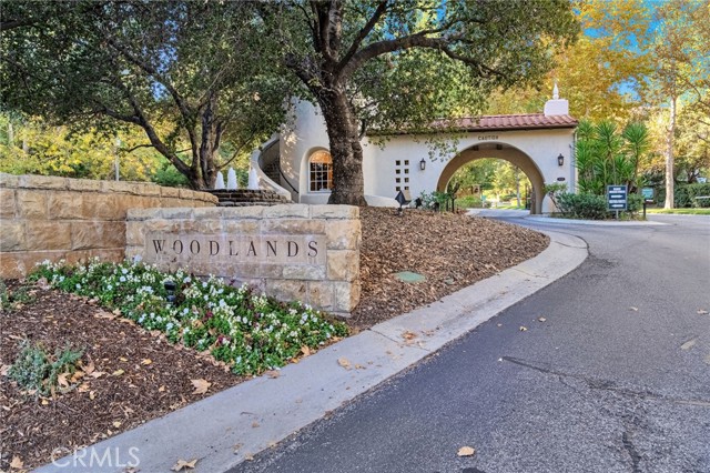 Detail Gallery Image 5 of 75 For 26839 Pinehurst Dr, Valencia,  CA 91355 - 3 Beds | 3 Baths