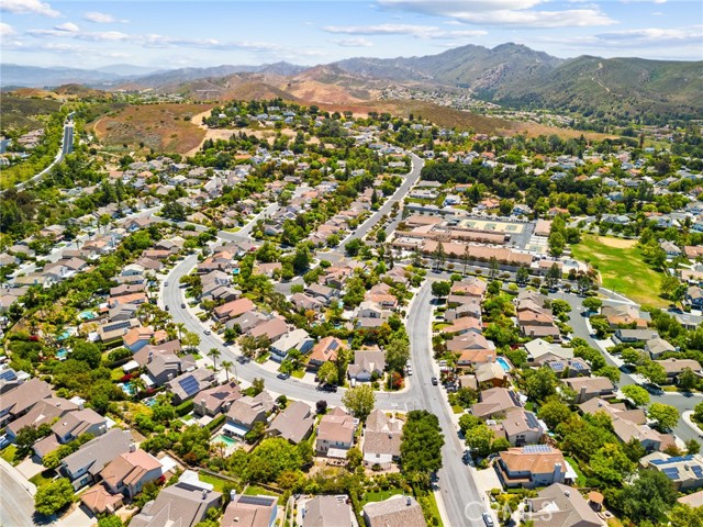 2311 Gillingham Circle, Thousand Oaks CA: https://media.crmls.org/medias/f6103cd6-fe4e-4850-aed4-abed1c3bbf12.jpg