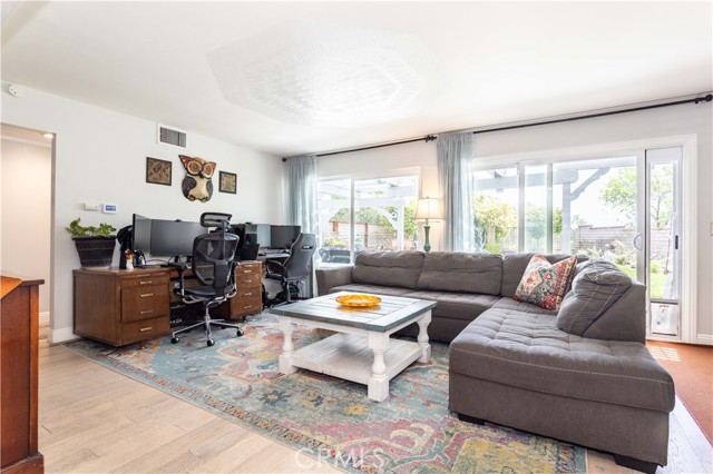 28138 Florence Lane, Canyon Country CA: https://media.crmls.org/medias/f6107184-15b7-4623-aec2-be9428073e5d.jpg
