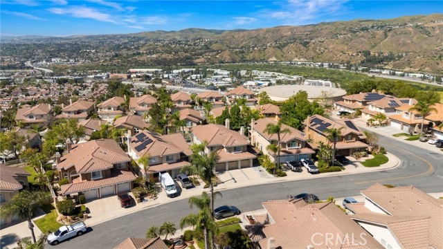 Detail Gallery Image 3 of 50 For 518 S Laureltree, Anaheim,  CA 92808 - 5 Beds | 3 Baths