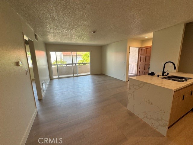 Detail Gallery Image 4 of 14 For 2501 W Sunflower #F12,  Santa Ana,  CA 92704 - 2 Beds | 2 Baths