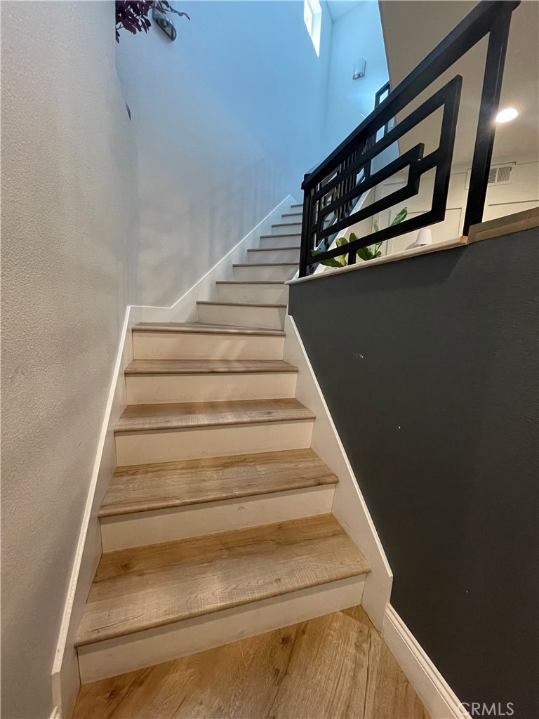 MLS #OC25241237 image #9