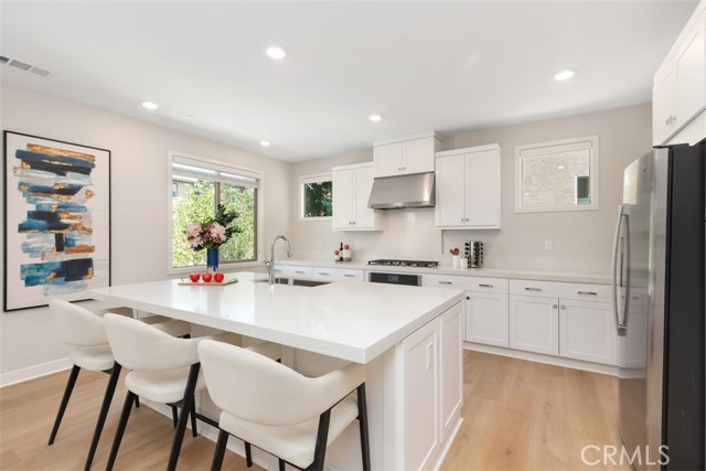 Detail Gallery Image 12 of 50 For 554 Catalonia, Lake Forest,  CA 92630 - 4 Beds | 4 Baths