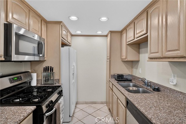 Detail Gallery Image 17 of 35 For 20545 S Vermont Ave #3,  Torrance,  CA 90502 - 1 Beds | 1 Baths
