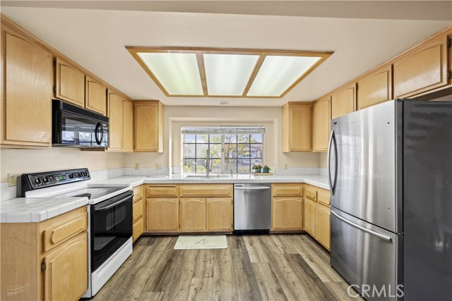 30340 Channel Way Drive, Canyon Lake CA: https://media.crmls.org/medias/f614d4df-2fa4-484b-a7ad-223f376cd144.jpg