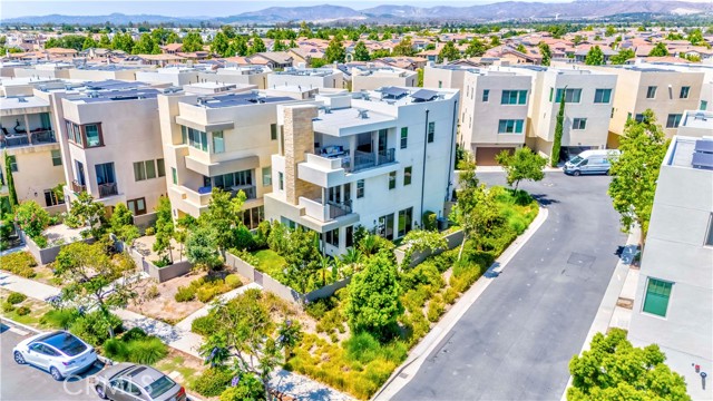 195 Stellar, Irvine CA: https://media.crmls.org/medias/f614ddec-56c3-4599-86eb-5f15f5e8b98a.jpg