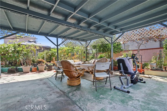 1419 S Redondo Boulevard, Los Angeles CA: https://media.crmls.org/medias/f6157c1e-ebf1-4a91-8635-46efa3712393.jpg