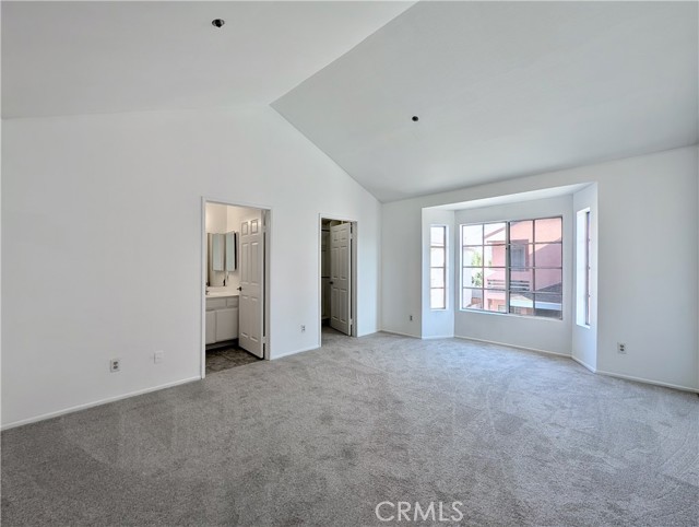 9235 Woodman Avenue, Arleta CA: https://media.crmls.org/medias/f61642f8-8001-4b87-92f6-dd95510b82b1.jpg