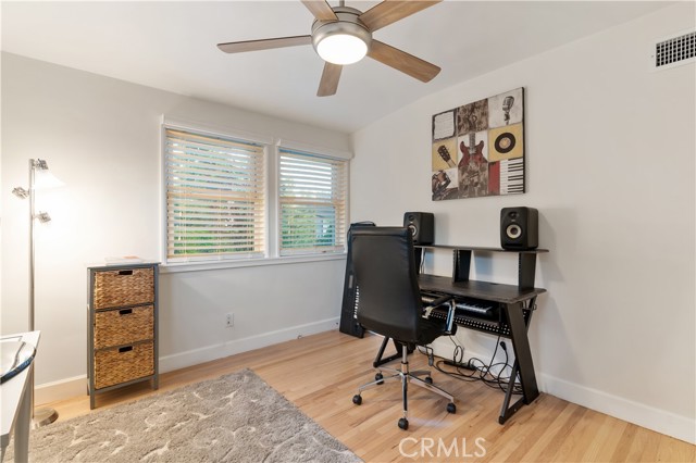 6115 Van Noord Avenue, Valley Glen CA: https://media.crmls.org/medias/f616db9a-ccfd-4d67-b710-24da3ffe38c7.jpg