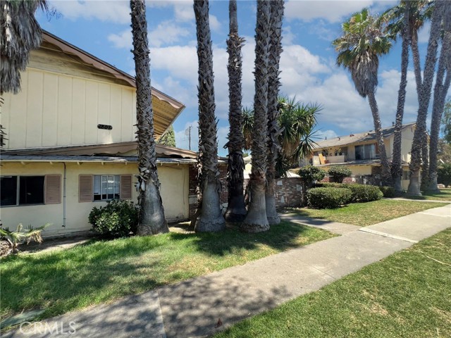 Detail Gallery Image 1 of 6 For 1807 W Sumac Ln, Anaheim,  CA 92804 - – Beds | – Baths