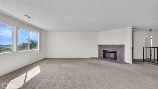 824 W 6th Street, San Pedro CA: https://media.crmls.org/medias/f617f107-3565-4cf3-8552-ef9eee728089.jpg