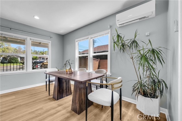 Detail Gallery Image 9 of 28 For 462 W Orange Grove, Pomona,  CA 91768 - 3 Beds | 2 Baths