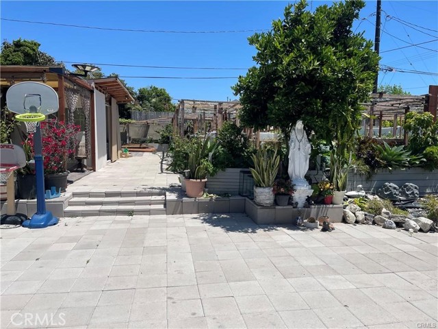 Detail Gallery Image 13 of 18 For 521 S Western Ave, Santa Ana,  CA 92703 - 4 Beds | 2 Baths