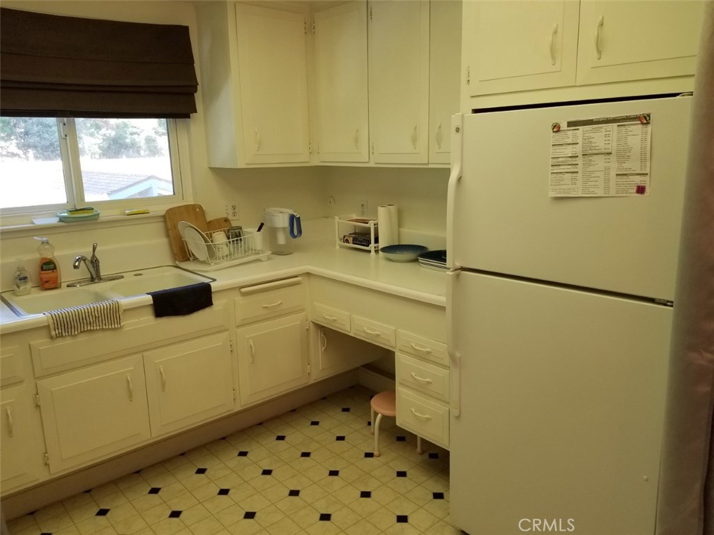 https://media.crmls.org/medias/f619006b-7e8c-4723-97ae-aac1ebce5d6e.jpg?preset=X-Large